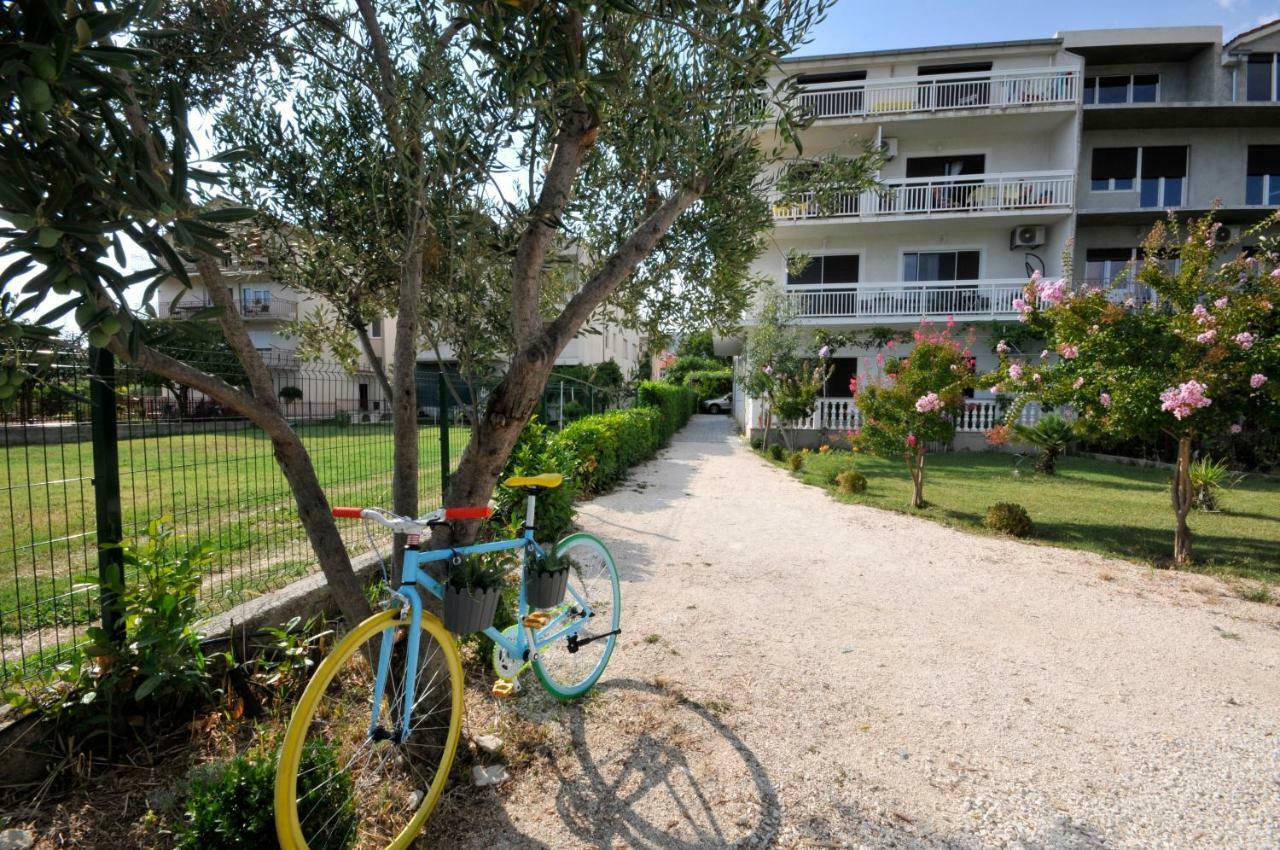Apartmani Olive Trogir Exterior photo